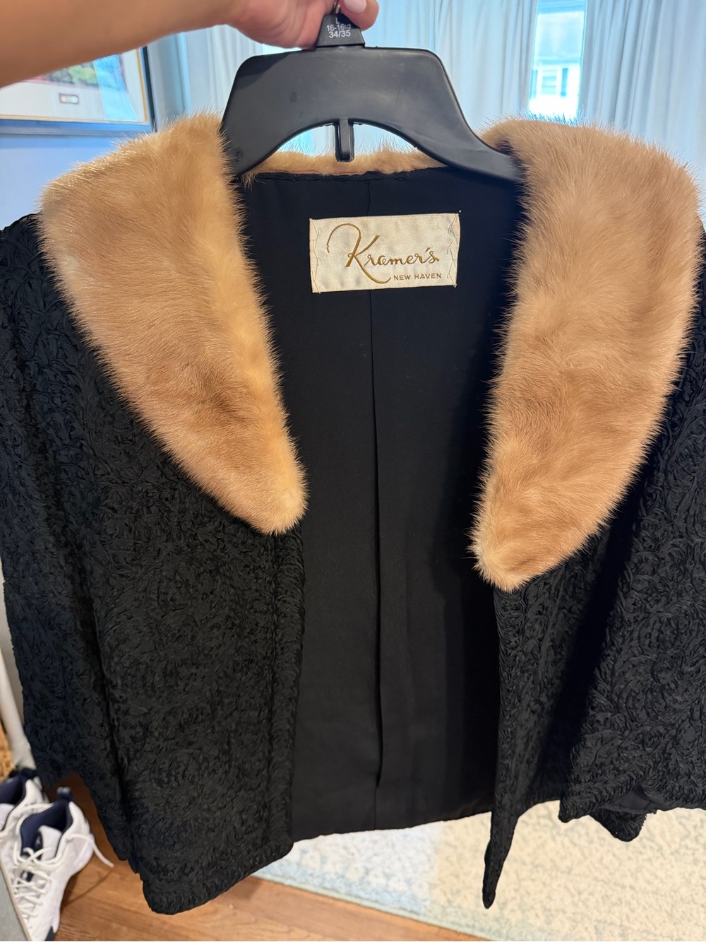 Vintage 1950s Kramer’s blazer with fur collar
